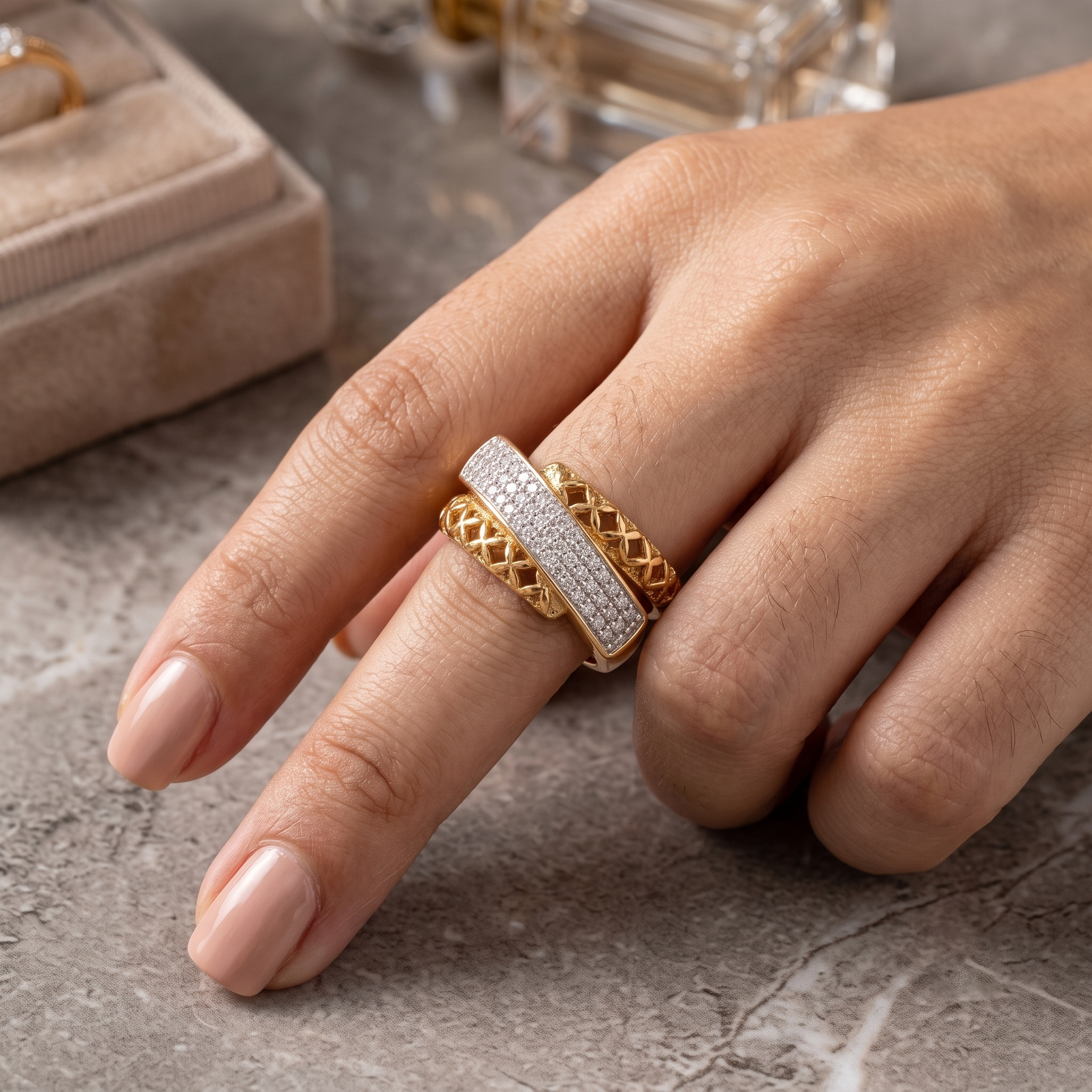 Zarvea Gleamweave – Gold-Tone Lattice Crossover Ring for Women